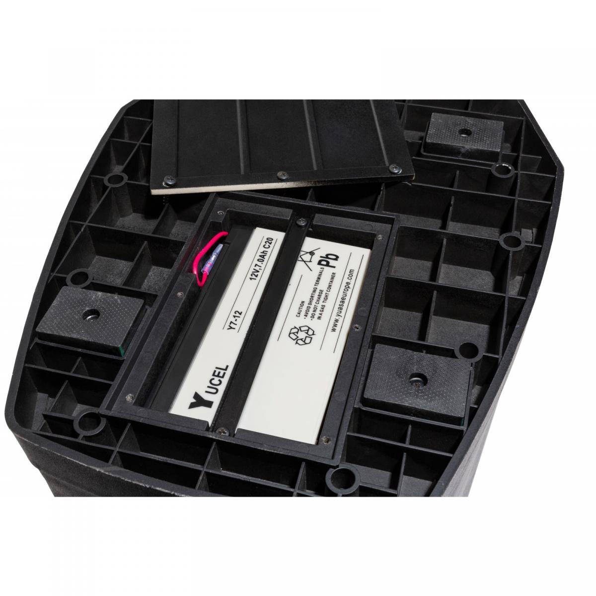 ppc-082b-battery-close-up